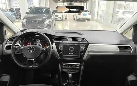 Volkswagen Touran III, 2023 год, 1 430 000 рублей, 11 фотография