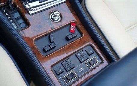 Bentley Azure II, 1995 год, 9 200 000 рублей, 28 фотография