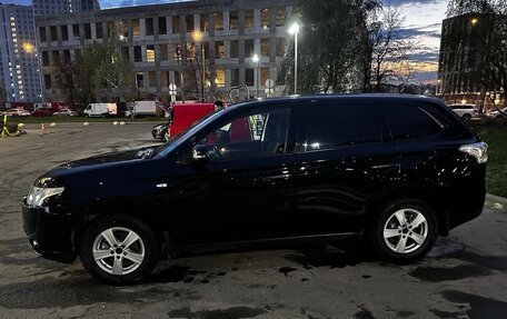 Mitsubishi Outlander III рестайлинг 3, 2013 год, 1 430 000 рублей, 7 фотография