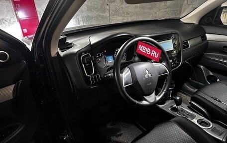 Mitsubishi Outlander III рестайлинг 3, 2013 год, 1 430 000 рублей, 14 фотография