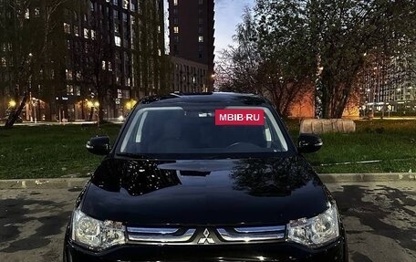 Mitsubishi Outlander III рестайлинг 3, 2013 год, 1 430 000 рублей, 10 фотография