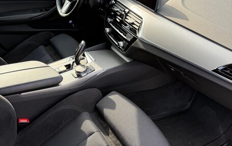 BMW 5 серия, 2019 год, 4 390 000 рублей, 16 фотография
