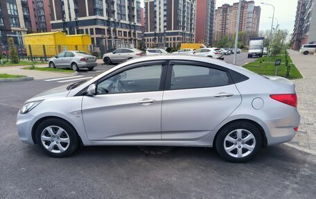Hyundai Solaris II рестайлинг, 2012 год, 820 000 рублей, 4 фотография