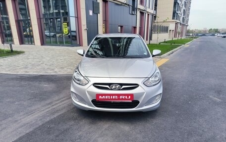 Hyundai Solaris II рестайлинг, 2012 год, 820 000 рублей, 6 фотография