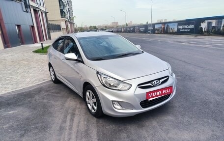 Hyundai Solaris II рестайлинг, 2012 год, 820 000 рублей, 2 фотография