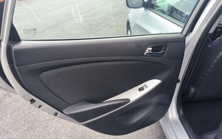 Hyundai Solaris II рестайлинг, 2012 год, 820 000 рублей, 17 фотография