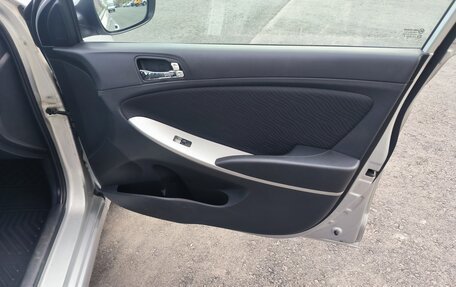 Hyundai Solaris II рестайлинг, 2012 год, 820 000 рублей, 22 фотография