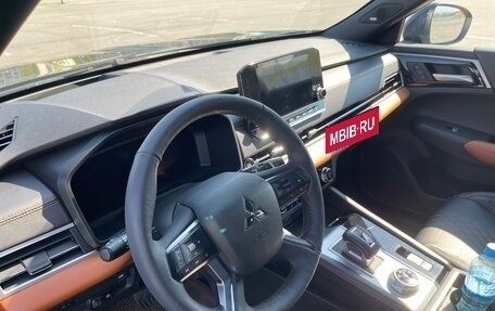 Mitsubishi Outlander, 2023 год, 3 600 000 рублей, 11 фотография
