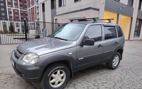 Chevrolet Niva I рестайлинг, 2011 год, 380 000 рублей, 2 фотография