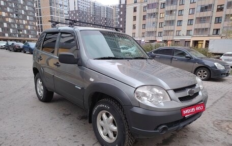 Chevrolet Niva I рестайлинг, 2011 год, 380 000 рублей, 4 фотография