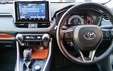 Toyota RAV4, 2019 год, 2 850 000 рублей, 14 фотография
