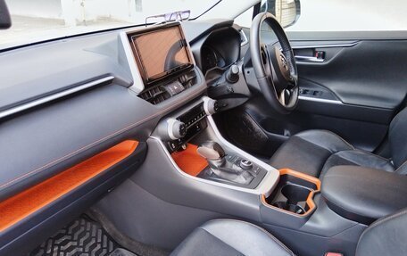 Toyota RAV4, 2019 год, 2 850 000 рублей, 26 фотография