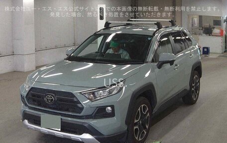 Toyota RAV4, 2019 год, 2 850 000 рублей, 39 фотография