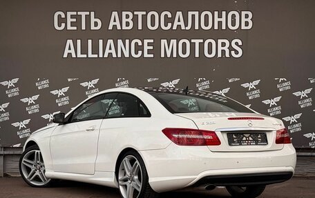 Mercedes-Benz E-Класс, 2012 год, 1 250 000 рублей, 5 фотография