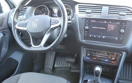Volkswagen Tiguan II, 2021 год, 2 660 000 рублей, 9 фотография