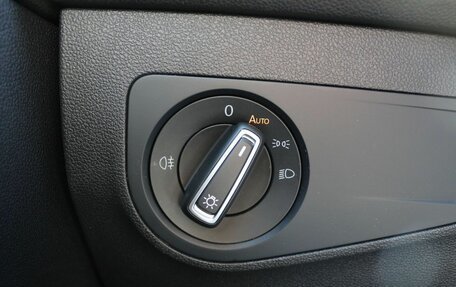 Volkswagen Tiguan II, 2021 год, 2 660 000 рублей, 16 фотография