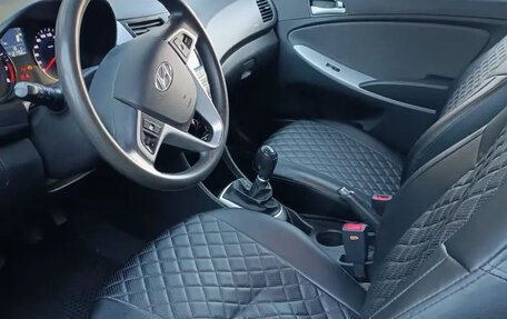 Hyundai Solaris II рестайлинг, 2013 год, 600 000 рублей, 10 фотография