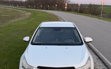 Chevrolet Cruze II, 2010 год, 680 000 рублей, 4 фотография