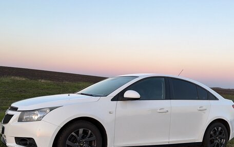 Chevrolet Cruze II, 2010 год, 680 000 рублей, 7 фотография