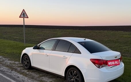 Chevrolet Cruze II, 2010 год, 680 000 рублей, 9 фотография