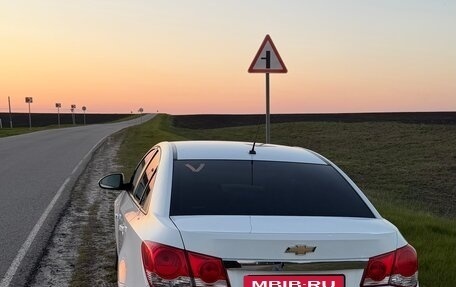 Chevrolet Cruze II, 2010 год, 680 000 рублей, 10 фотография