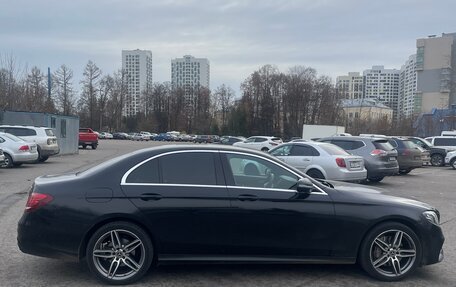 Mercedes-Benz E-Класс, 2019 год, 2 200 000 рублей, 4 фотография