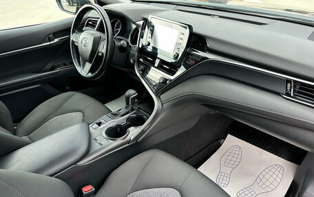 Toyota Camry, 2021 год, 2 750 000 рублей, 10 фотография