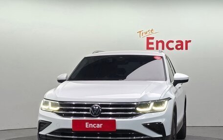 Volkswagen Tiguan II, 2022 год, 2 692 000 рублей, 3 фотография