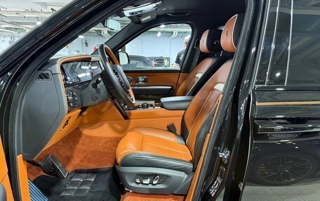 Rolls-Royce Cullinan, 2024 год, 62 500 000 рублей, 9 фотография