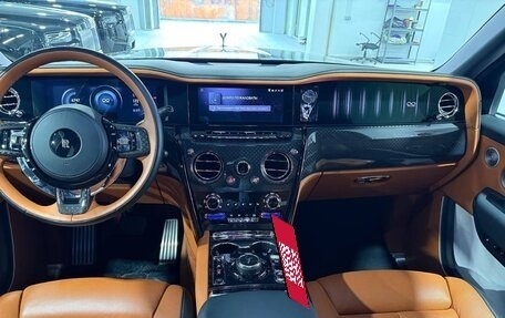 Rolls-Royce Cullinan, 2024 год, 62 500 000 рублей, 10 фотография