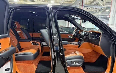 Rolls-Royce Cullinan, 2024 год, 62 500 000 рублей, 12 фотография