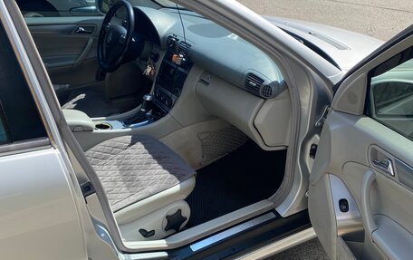 Mercedes-Benz C-Класс, 2004 год, 980 000 рублей, 4 фотография