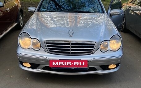 Mercedes-Benz C-Класс, 2004 год, 980 000 рублей, 2 фотография