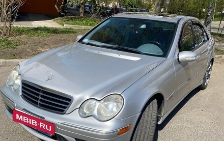 Mercedes-Benz C-Класс, 2004 год, 980 000 рублей, 11 фотография