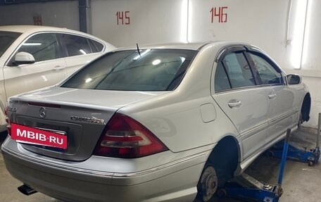 Mercedes-Benz C-Класс, 2004 год, 980 000 рублей, 26 фотография