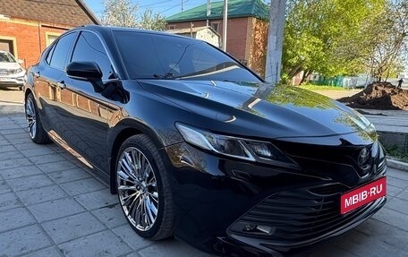 Toyota Camry, 2018 год, 2 650 000 рублей, 1 фотография