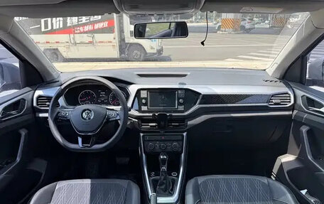 Volkswagen T-Cross I, 2023 год, 1 490 000 рублей, 10 фотография