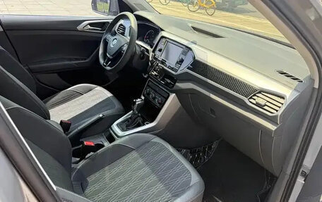 Volkswagen T-Cross I, 2023 год, 1 490 000 рублей, 12 фотография