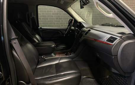 Cadillac Escalade III, 2008 год, 1 650 000 рублей, 10 фотография