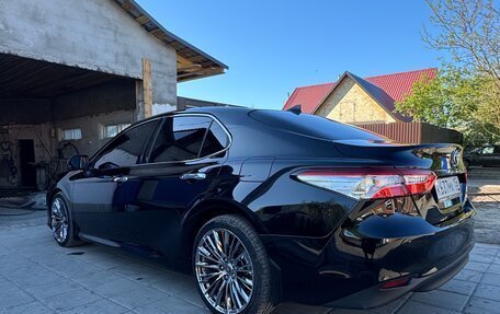 Toyota Camry, 2018 год, 2 650 000 рублей, 9 фотография
