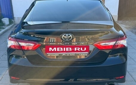 Toyota Camry, 2018 год, 2 650 000 рублей, 7 фотография