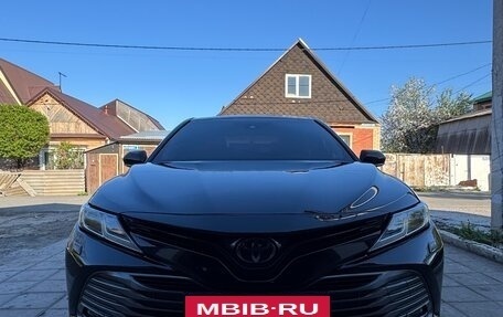 Toyota Camry, 2018 год, 2 650 000 рублей, 2 фотография