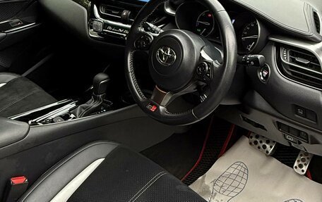 Toyota C-HR I рестайлинг, 2020 год, 2 000 000 рублей, 3 фотография