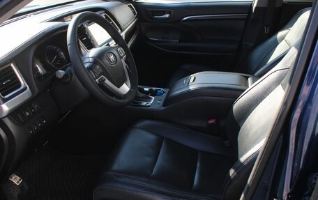 Toyota Highlander III, 2014 год, 2 750 000 рублей, 17 фотография