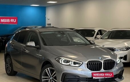 BMW 1 серия, 2022 год, 2 750 000 рублей, 1 фотография