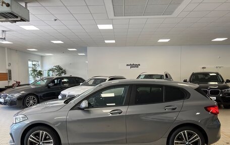BMW 1 серия, 2022 год, 2 750 000 рублей, 5 фотография