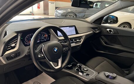 BMW 1 серия, 2022 год, 2 750 000 рублей, 16 фотография