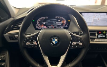 BMW 1 серия, 2022 год, 2 750 000 рублей, 12 фотография