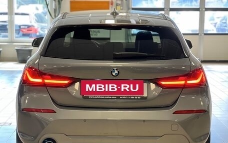 BMW 1 серия, 2022 год, 2 750 000 рублей, 8 фотография