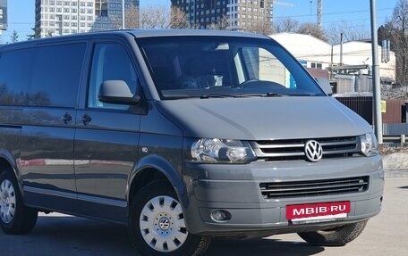 Volkswagen Caravelle T5, 2012 год, 2 299 000 рублей, 4 фотография
